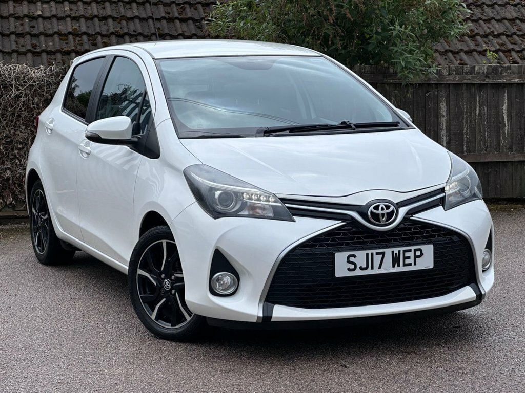 Toyota Yaris 1.3L Design White