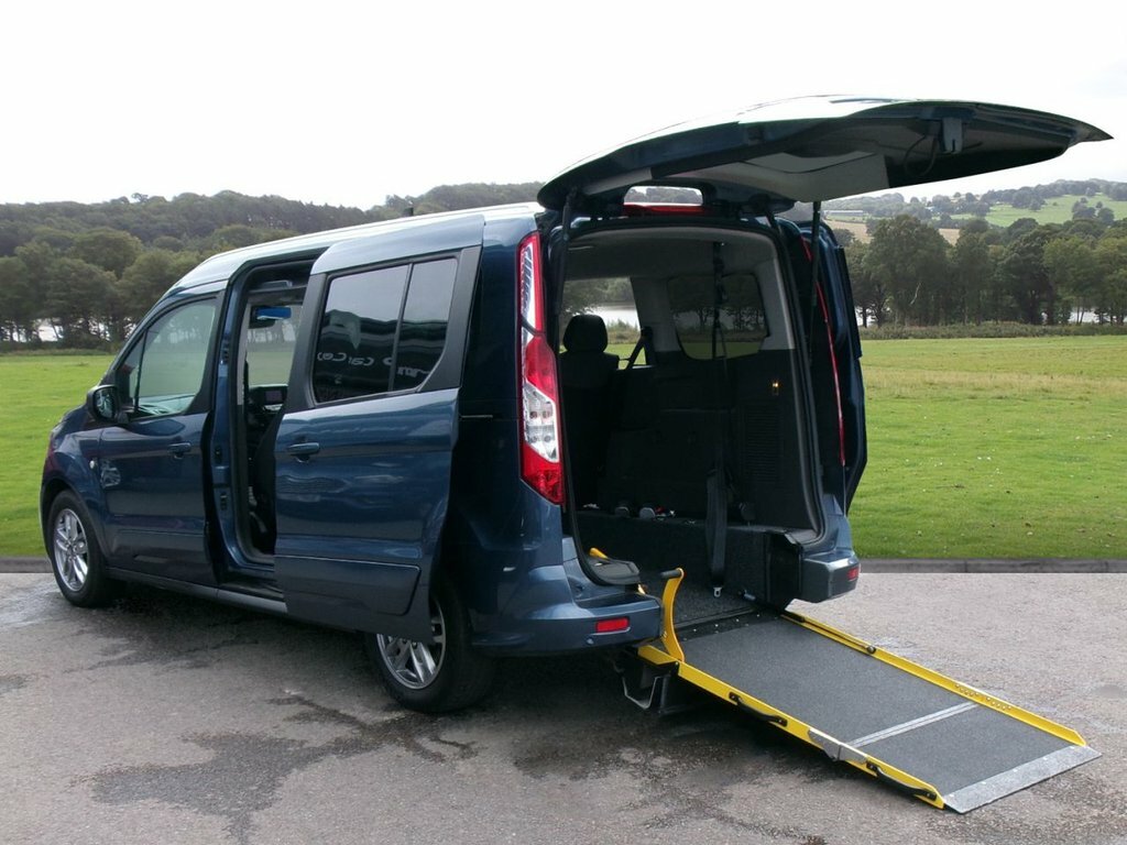Ford Grand Tourneo Connect 1.5L Titanium Blue #3