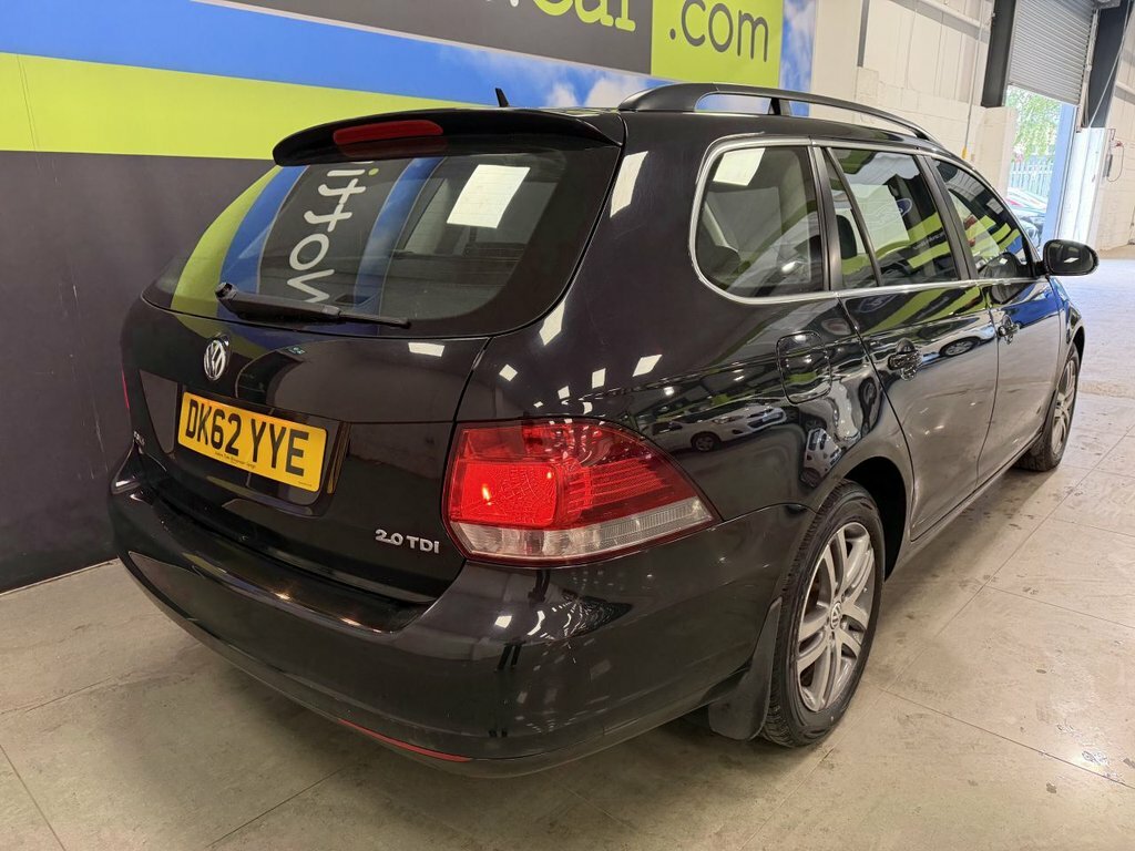 Volkswagen Golf 2L Se Black #3