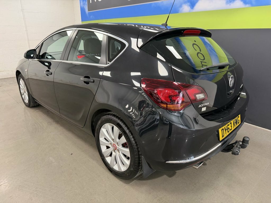 Vauxhall Astra 2L Elite Black #6