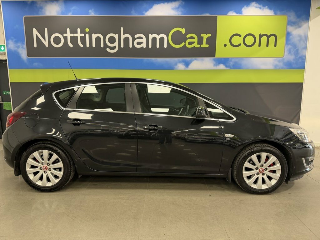 Vauxhall Astra 2L Elite Black #2