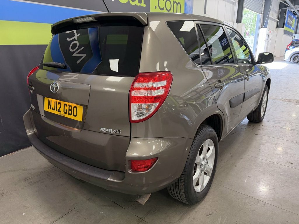 Toyota Rav 4 2L Xt-r Beige #4