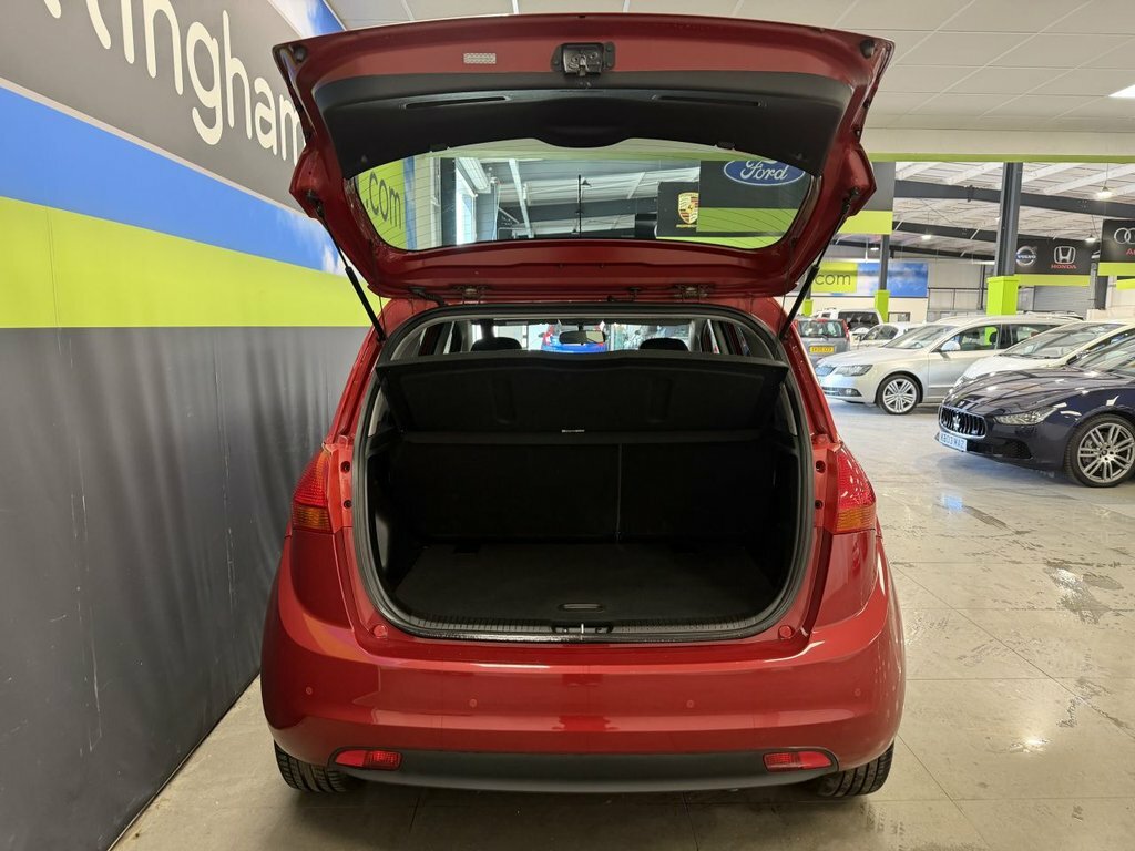 Kia Venga 1.6L 3 Red #6