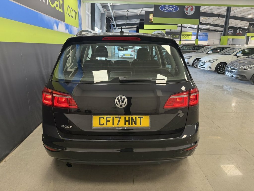 Volkswagen Golf SV 1.6L Se Black #6