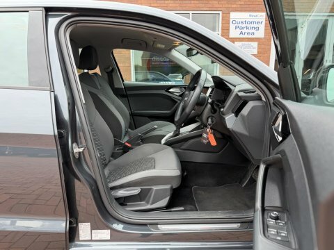 Audi A1 1.0 Tfsi 30 VO72ZYA Grey #5