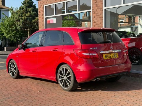 Mercedes-Benz B Class 1.8 B200 Cdi BV12LNZ Red #2