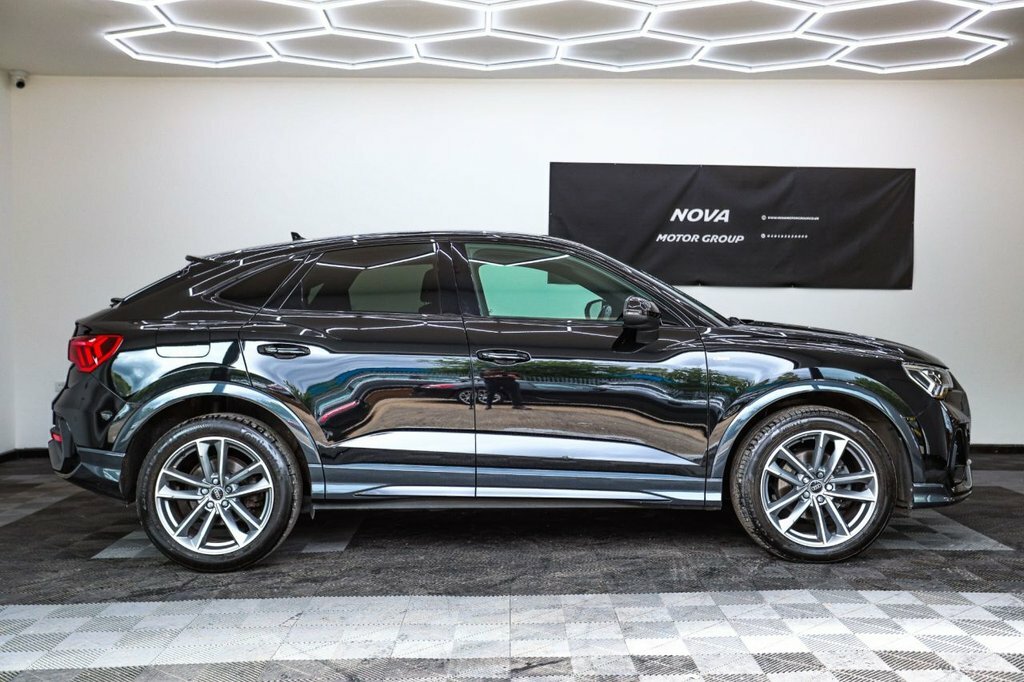 Audi Q3 1.5L Black Edition SE23VVY Black #5