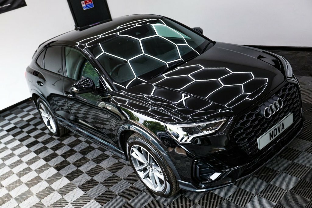 Audi Q3 1.5L Black Edition SE23VVY Black #4