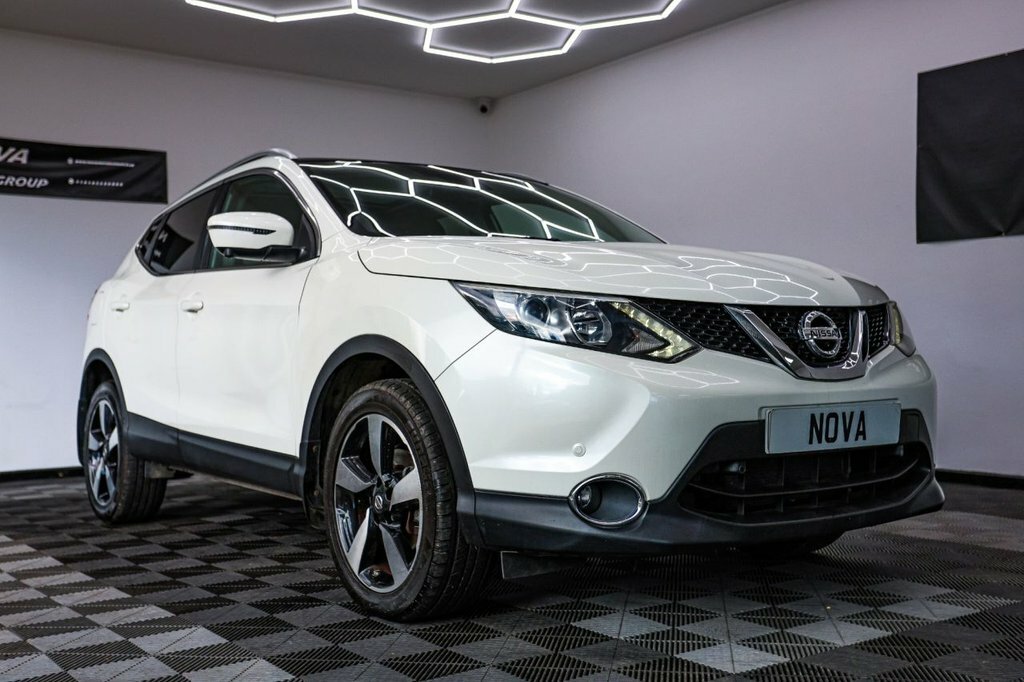 Nissan Qashqai 1.2L N-connecta YK16PPD White #3