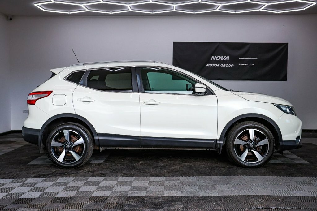 Nissan Qashqai 1.2L N-connecta YK16PPD White #5