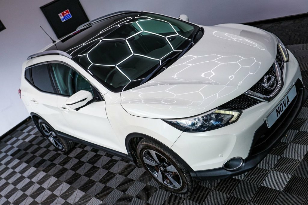 Nissan Qashqai 1.2L N-connecta YK16PPD White #4