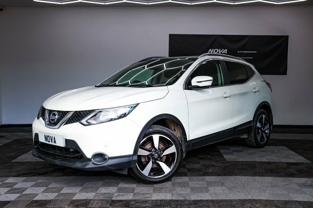 Nissan Qashqai 1.2L N-connecta YK16PPD White #2