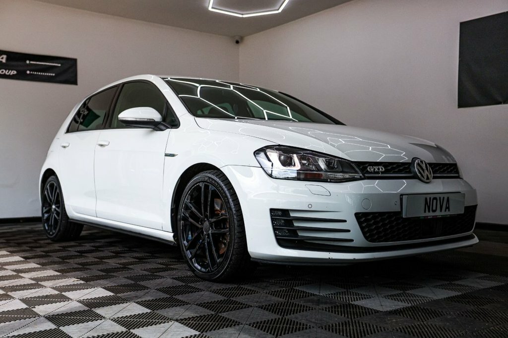 Volkswagen Golf 2L Gtd ND17YSM White #3
