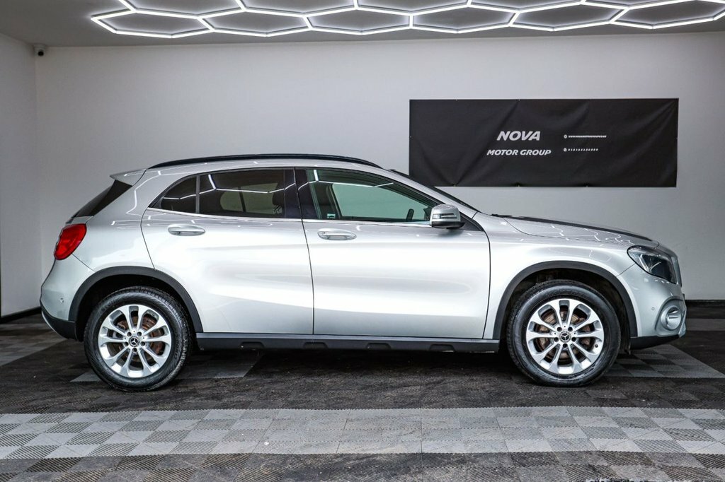 Mercedes-Benz GLA Class 2.1L Se YJ18VYT Silver #5