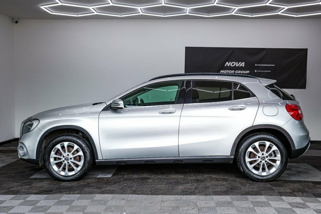 Mercedes-Benz GLA Class 2.1L Se YJ18VYT Silver #6