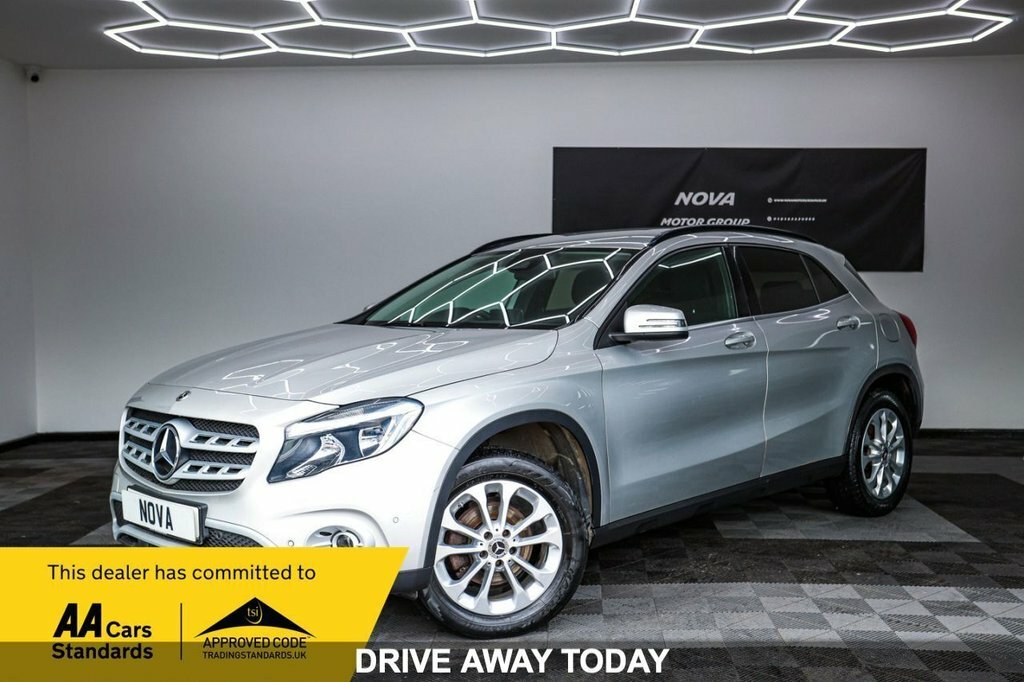 Mercedes-Benz GLA Class 2.1L Se Silver