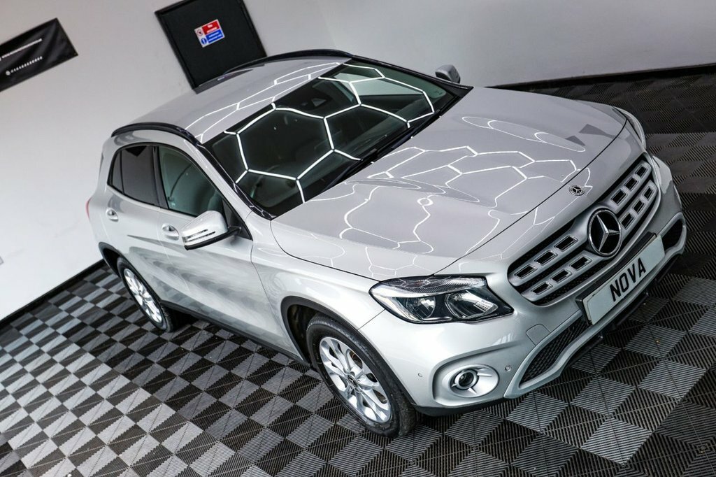 Mercedes-Benz GLA Class 2.1L Se YJ18VYT Silver #4