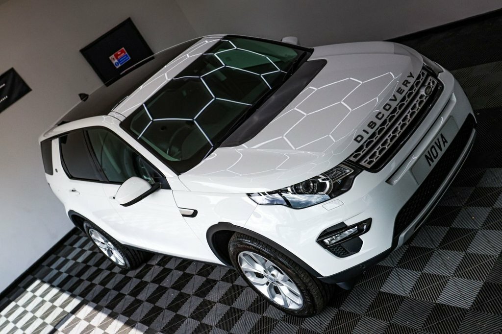 Land Rover Discovery Sport 2L Hse White #4