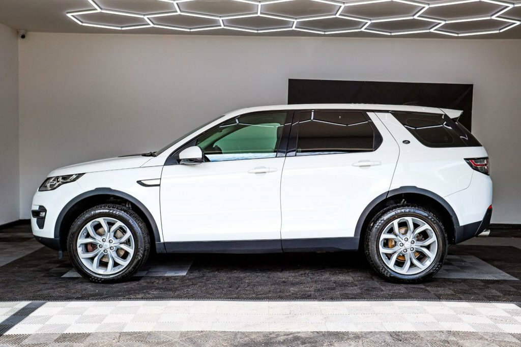 Land Rover Discovery Sport 2L Hse White #6