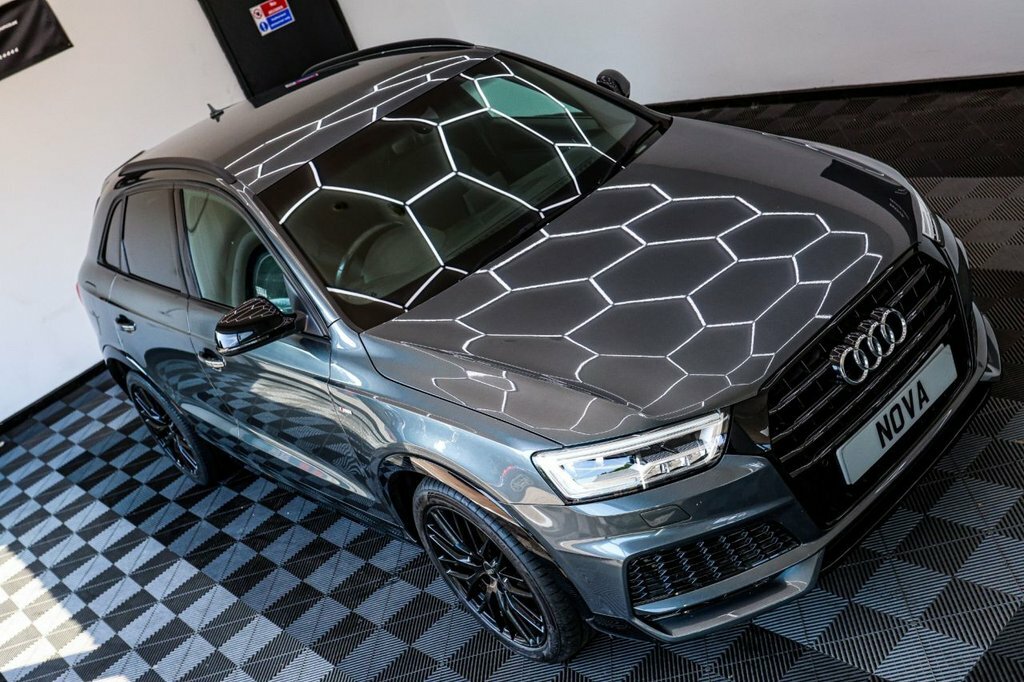 Audi Q3 2L Black Edition GX68WDK Grey #4