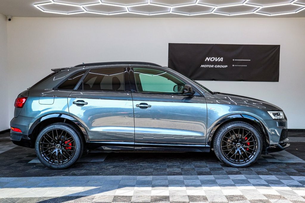 Audi Q3 2L Black Edition GX68WDK Grey #5