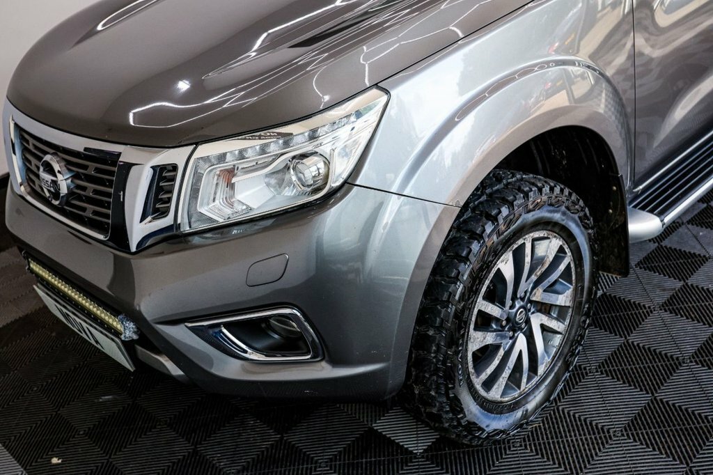 Nissan Navara Navara 2.3 Dci Tekna 4X4 Shr Dcb 190 Bhp Silver #18