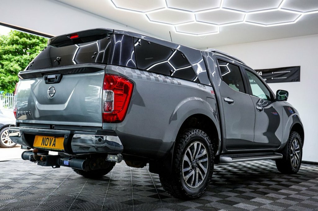 Nissan Navara Navara 2.3 Dci Tekna 4X4 Shr Dcb 190 Bhp Silver #7