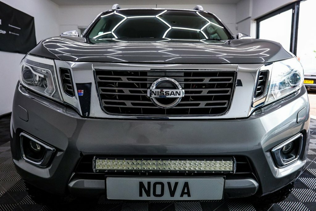Nissan Navara Navara 2.3 Dci Tekna 4X4 Shr Dcb 190 Bhp Silver #5