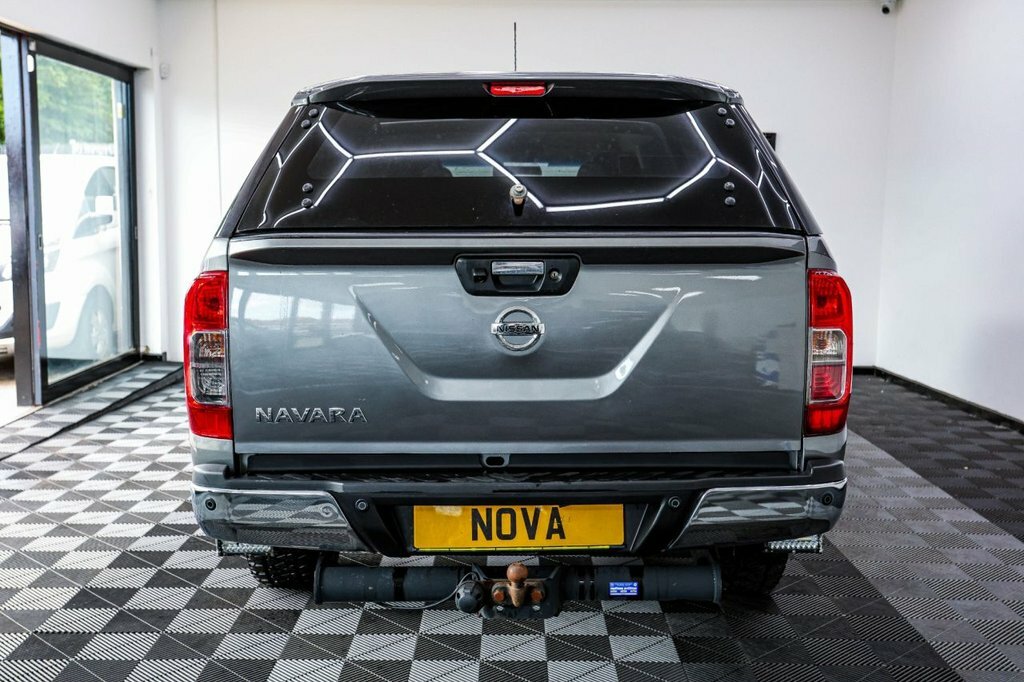 Nissan Navara Navara 2.3 Dci Tekna 4X4 Shr Dcb 190 Bhp Silver #8
