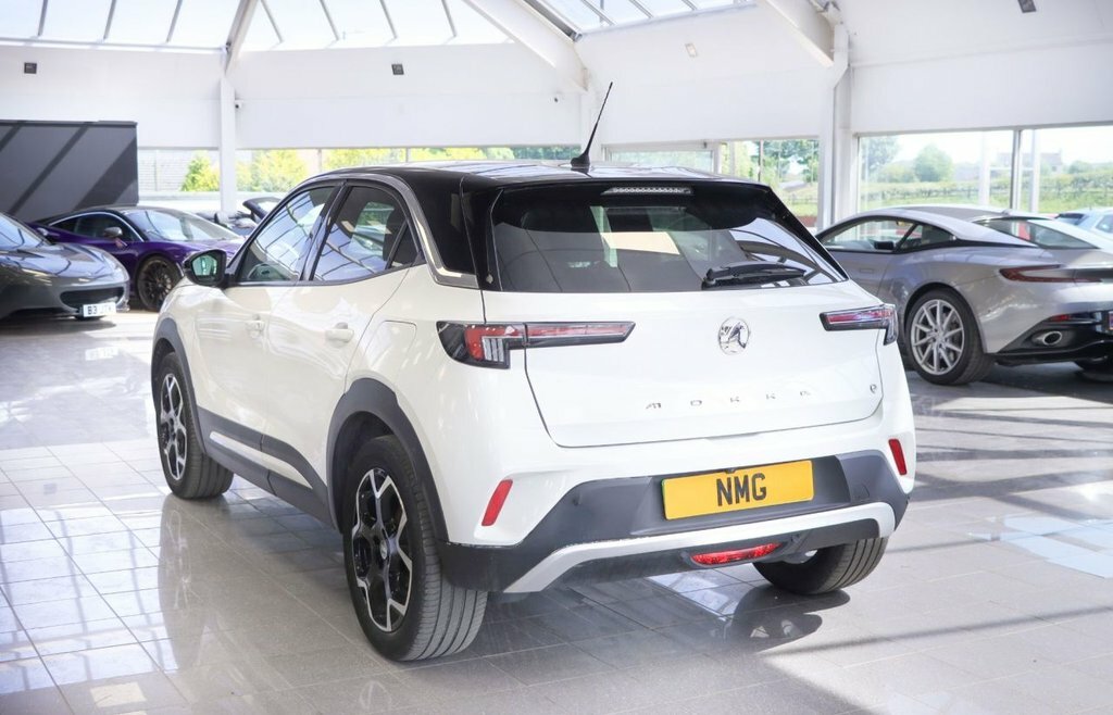 Vauxhall Mokka-e Suv HT71NDV White #4