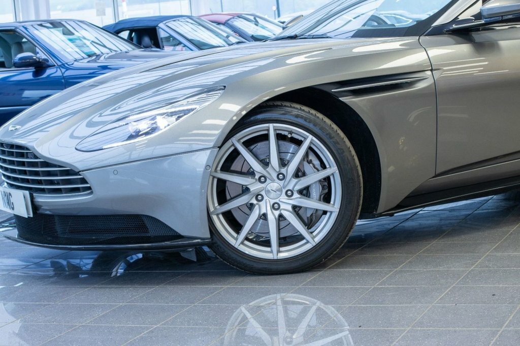Aston Martin DB11 5.2L Null Silver #4