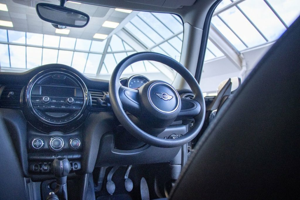 Mini Hatch 1.5L Cooper NJ66HJY Black #2