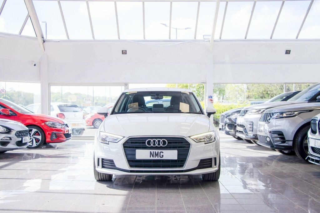 Audi A3 1L Sport WU17YJM White #2