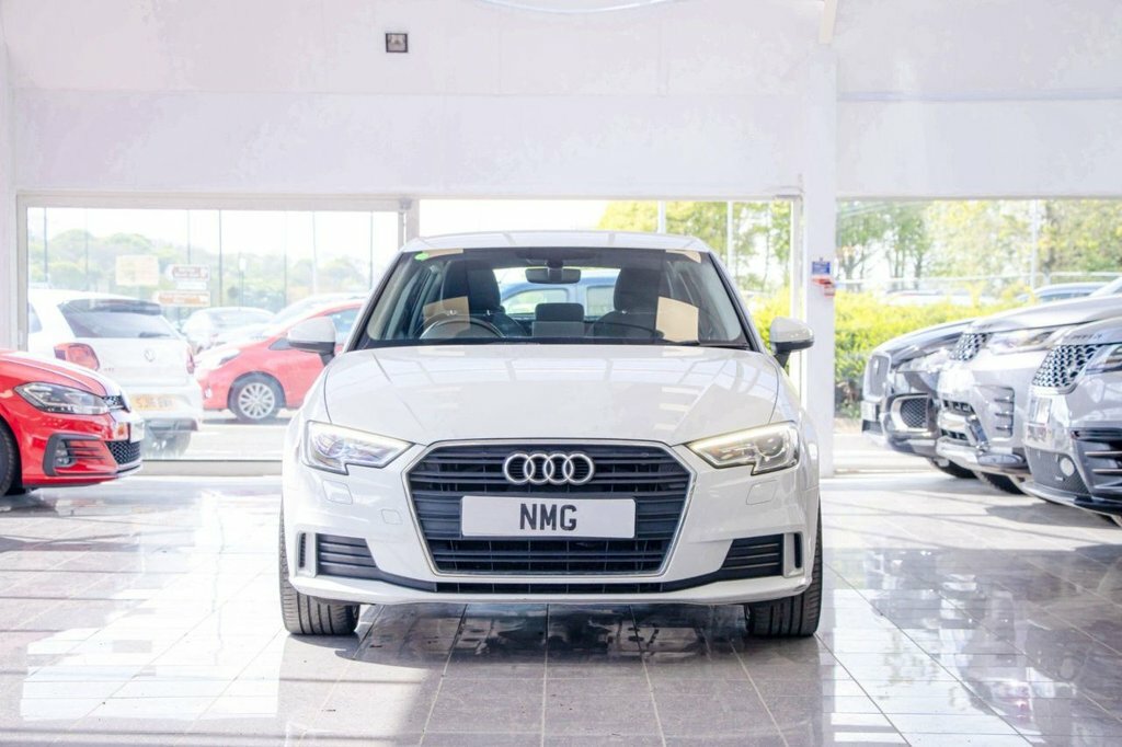 Audi A3 1L Sport WU17YJM White #3