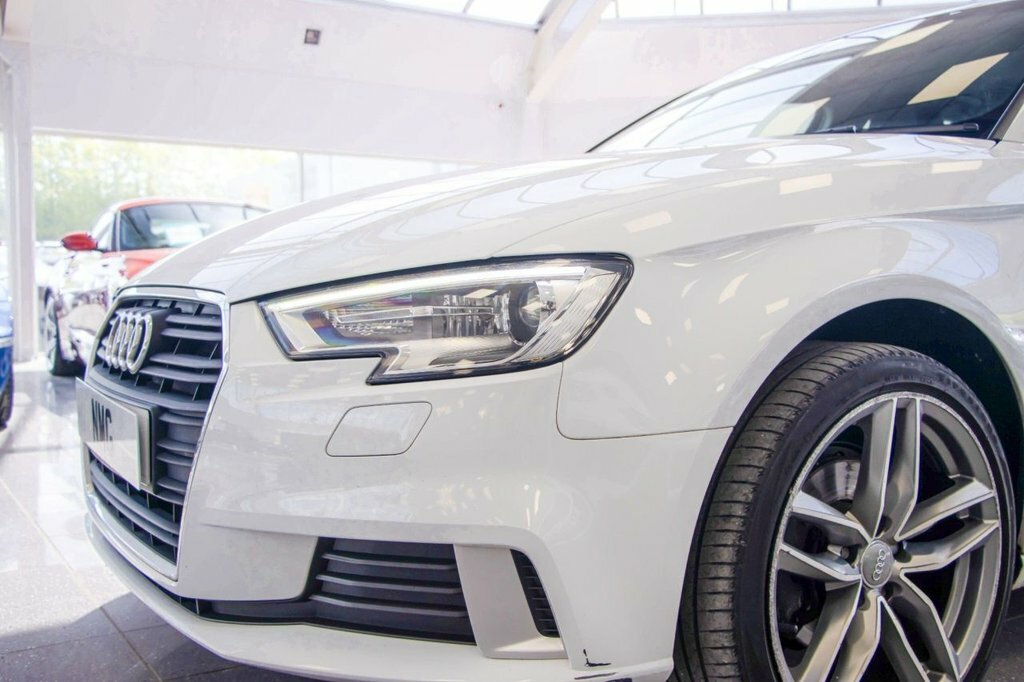 Audi A3 1L Sport WU17YJM White #6