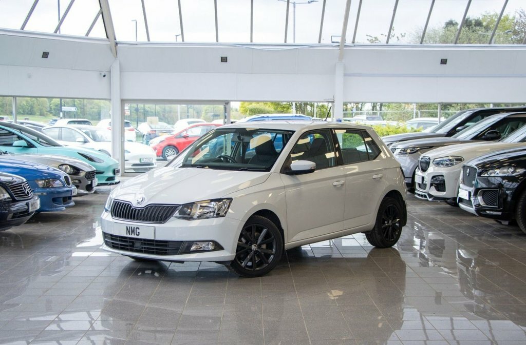 Skoda Fabia 1L Redline White