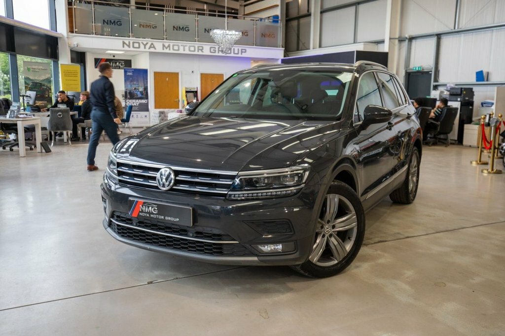 Volkswagen Tiguan 2L Sel DG68YGU Grey #4