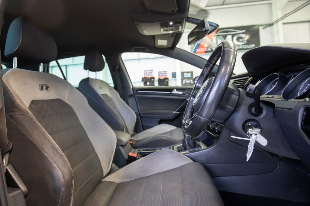 Volkswagen Golf 2L R DY64VUV White #2