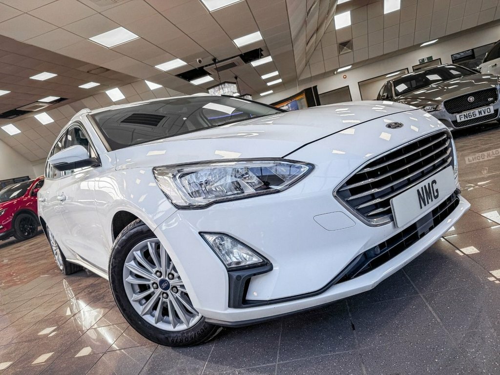 Ford Focus 1L Titanium WR19ZDE White