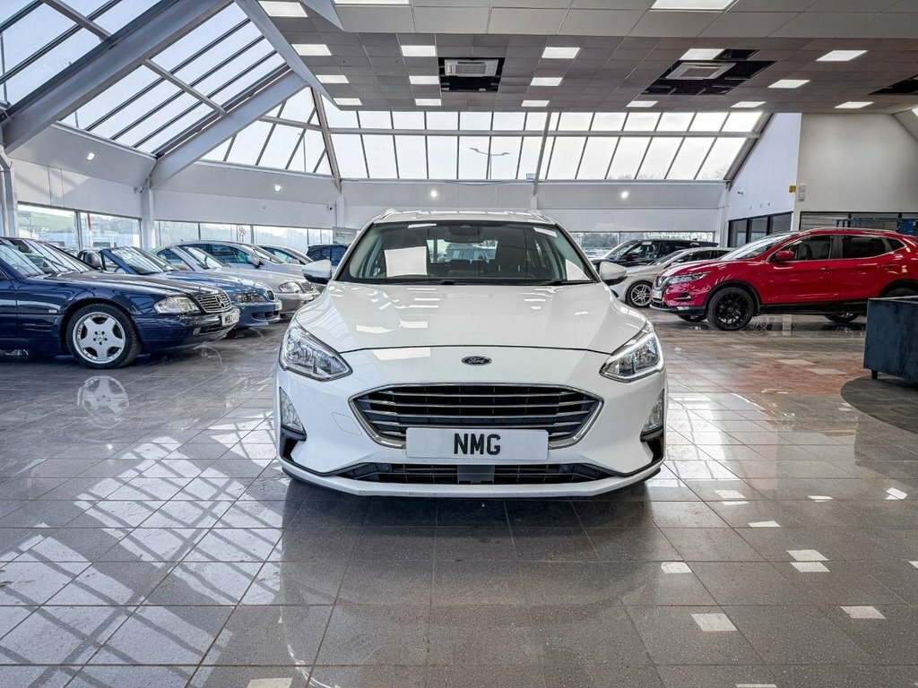 Ford Focus 1L Titanium WR19ZDE White #6