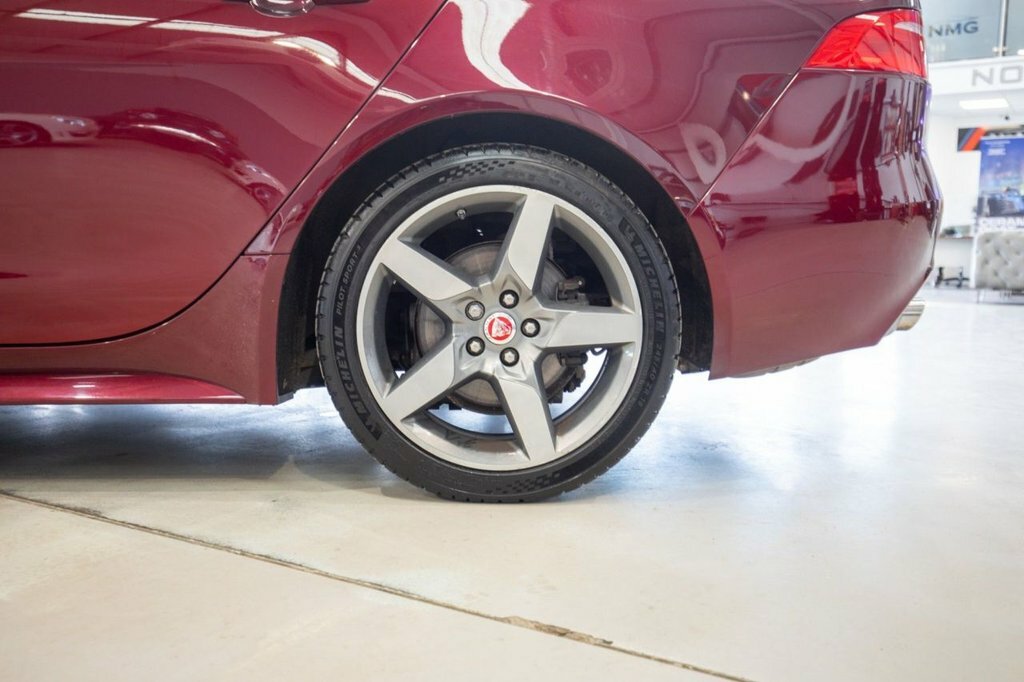 Jaguar XE 2L R-sport MY17WDD Red #6