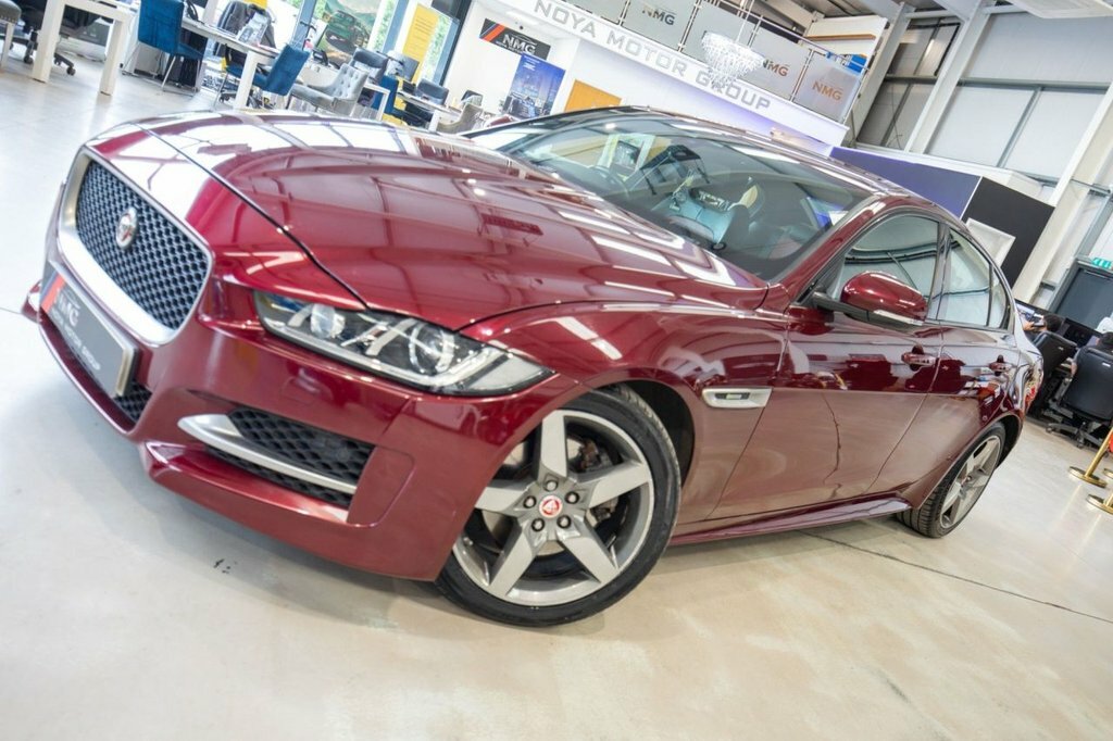 Jaguar XE 2L R-sport MY17WDD Red #5