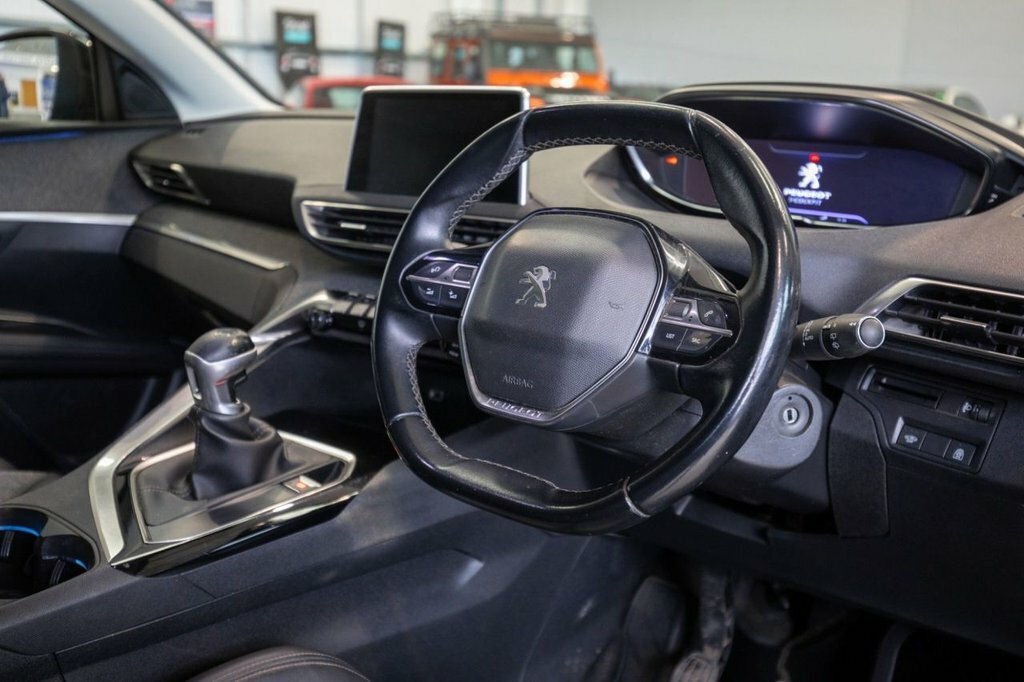 Peugeot 3008 1.5L Allure KV69MXS Black #2