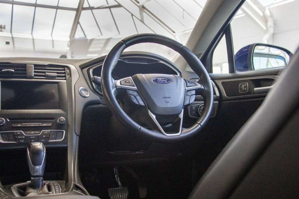 Ford Mondeo 2L Titanium Blue