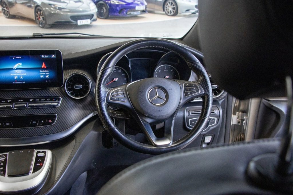 Mercedes-Benz V Class 2L Amg Line PF72NNV Silver #2