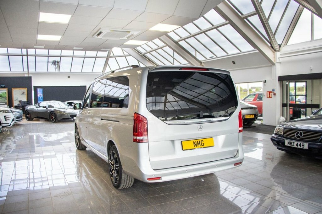 Mercedes-Benz V Class 2L Amg Line PF72NNV Silver #4