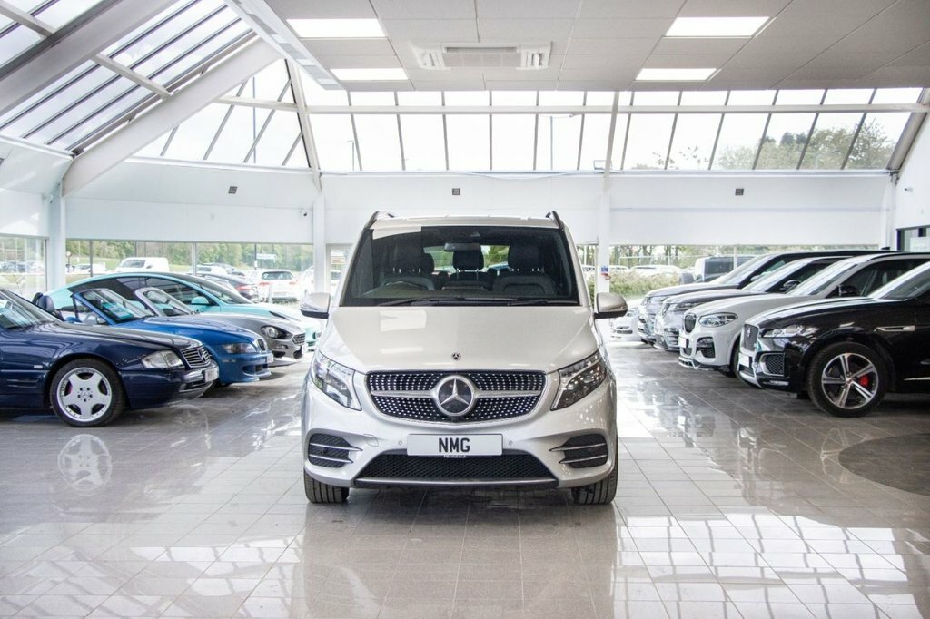 Mercedes-Benz V Class 2L Amg Line PF72NNV Silver #6