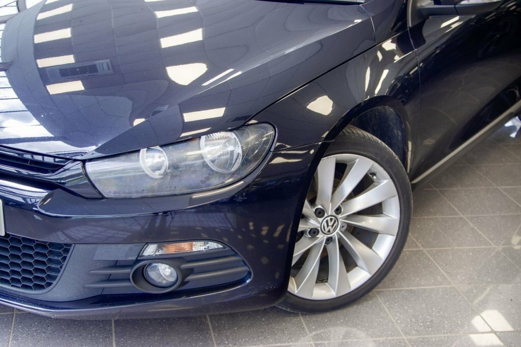 Volkswagen Scirocco 2L Gt Black #4