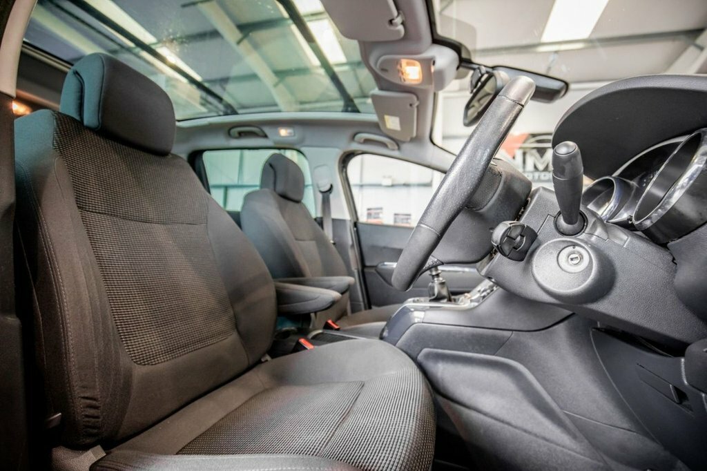 Peugeot 5008 2L Allure DN14SZP Black #2