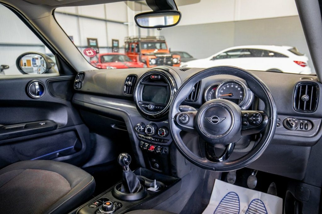 Mini Countryman 1.5L Cooper Classic DL68HXE Blue #2